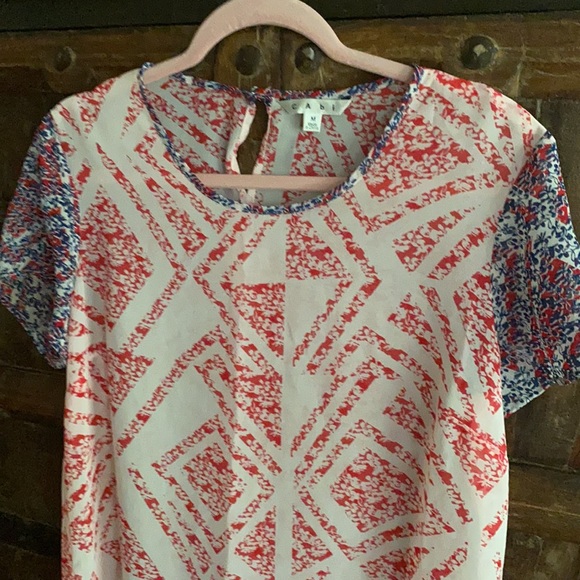 3/$28 Cabi abstract print Coquertte tee top blouse - Picture 3 of 11